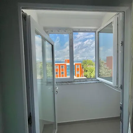 Διαμέρισμα M 2 With Balcony *